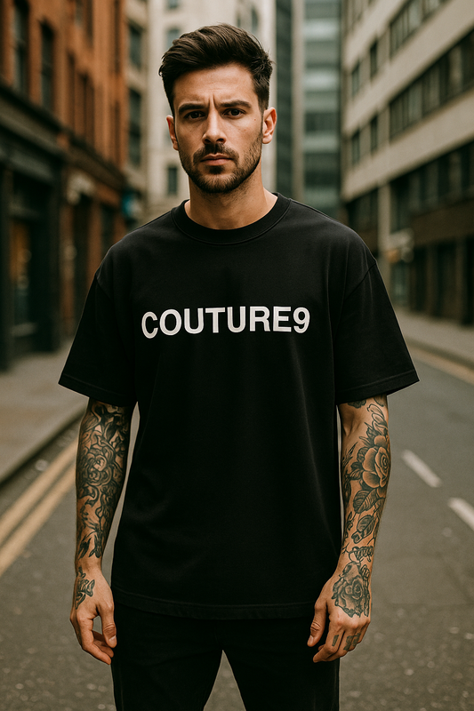 Corte oversized, malha premium e presença de quem escolhe evoluir.